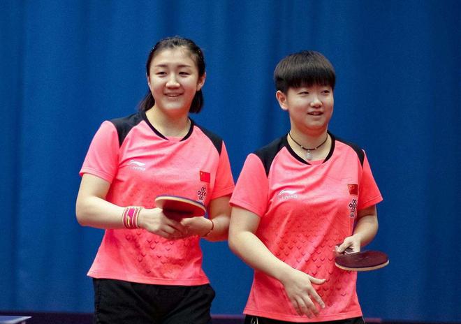 他对背身接 他对背身接